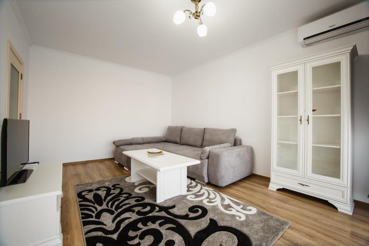 Bright & Elegant Central Apartment Oradea Dış mekan fotoğraf