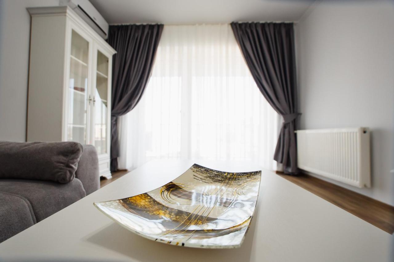 Bright & Elegant Central Apartment Oradea Dış mekan fotoğraf